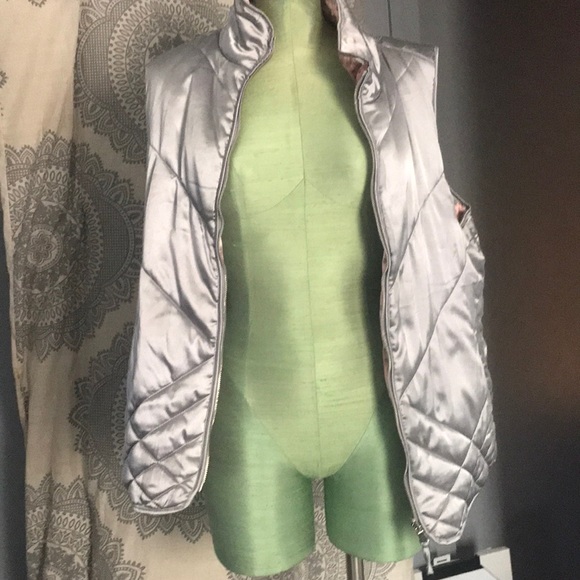 vest - Picture 2 of 2